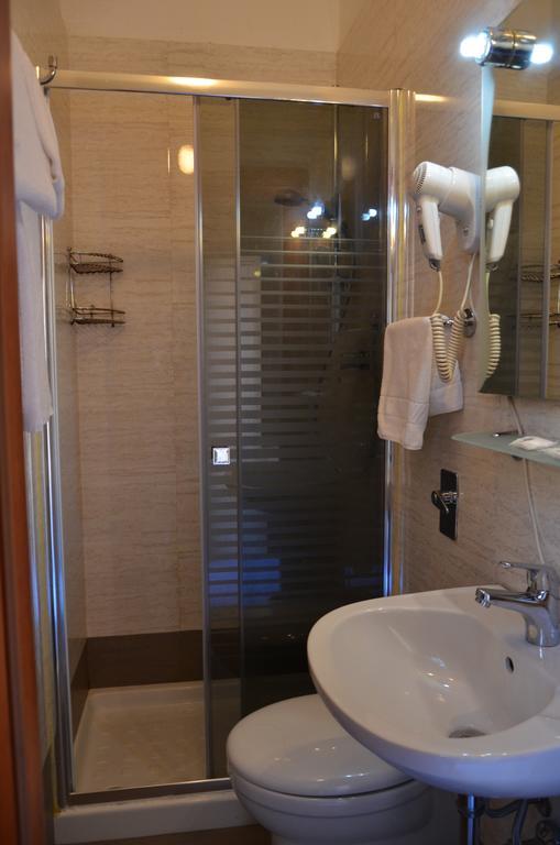 Hotel Nizza มิลาน ภายนอก รูปภาพ