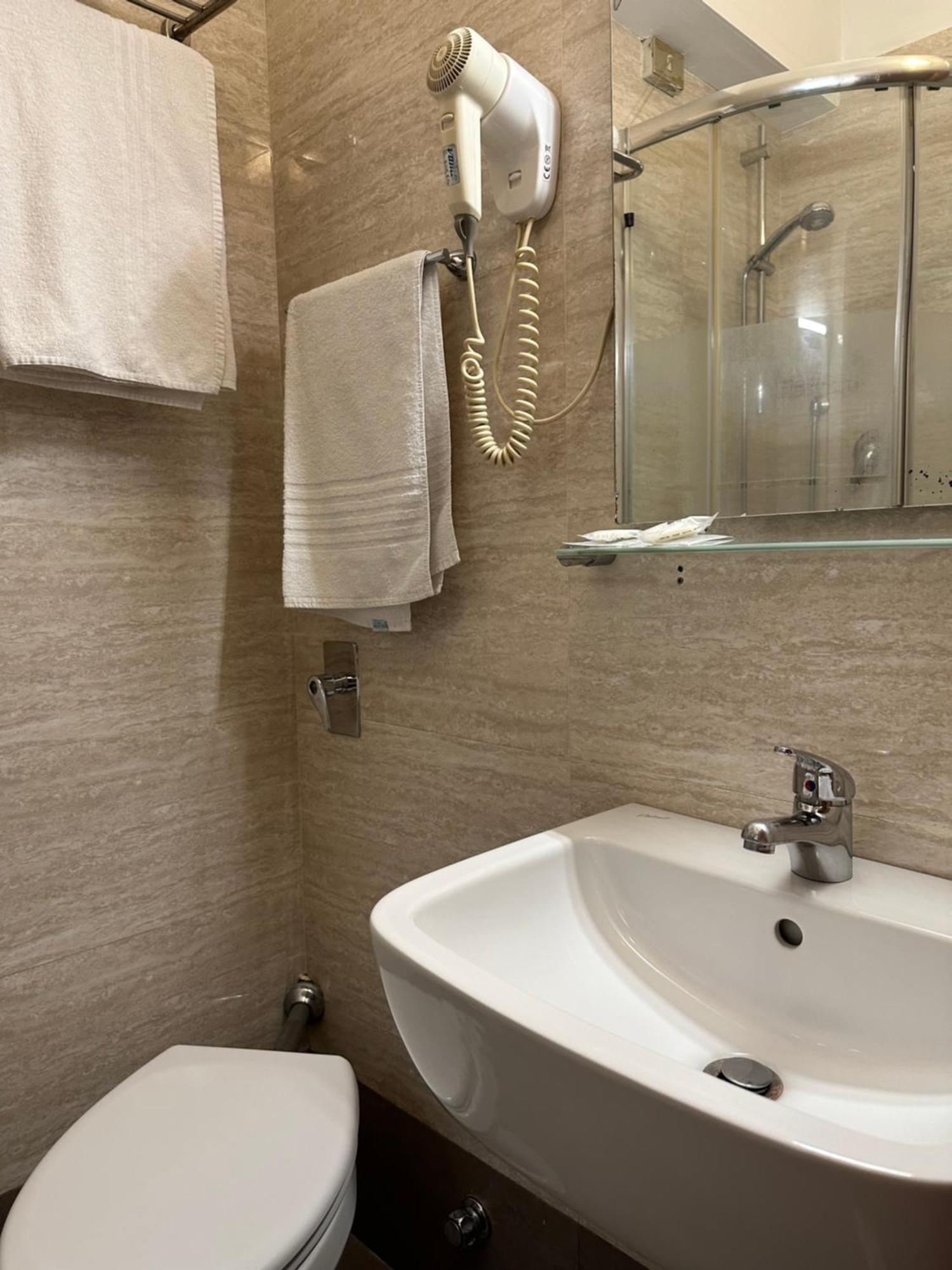 Hotel Nizza มิลาน ภายนอก รูปภาพ
