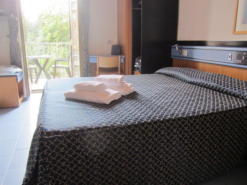 Hotel Nizza มิลาน ภายนอก รูปภาพ
