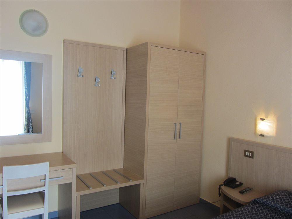 Hotel Nizza มิลาน ภายนอก รูปภาพ