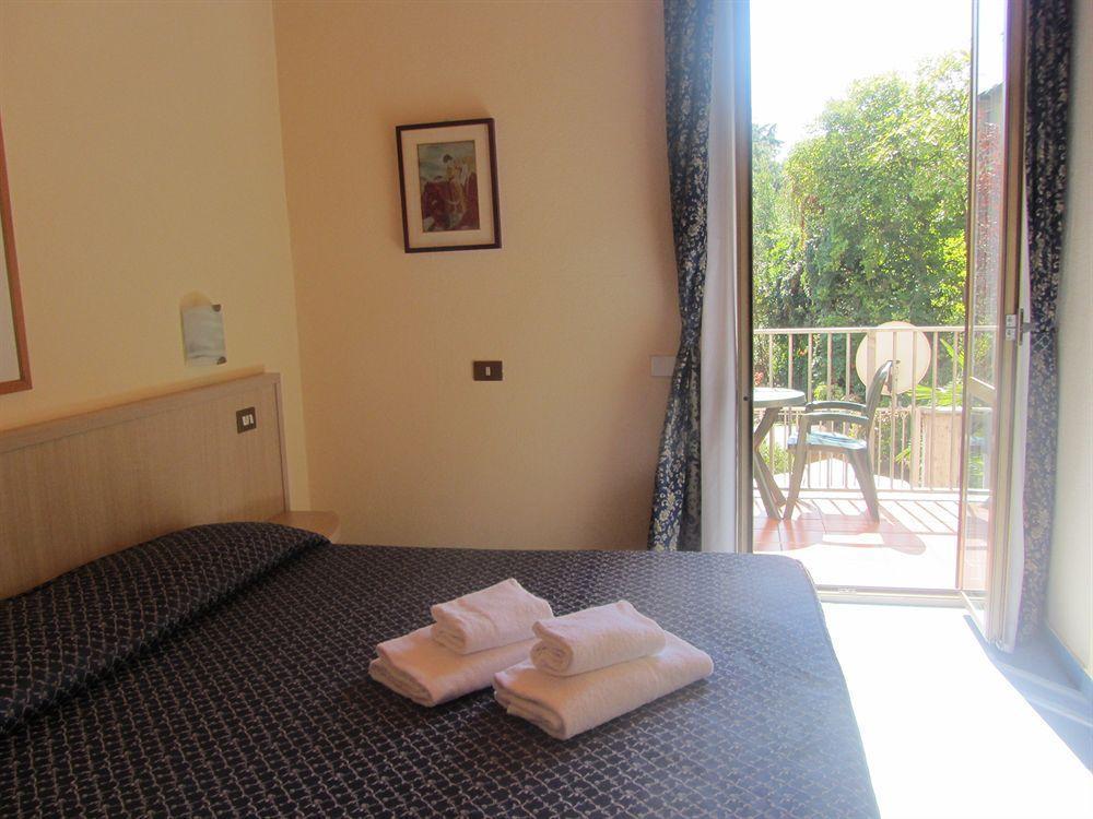 Hotel Nizza มิลาน ภายนอก รูปภาพ