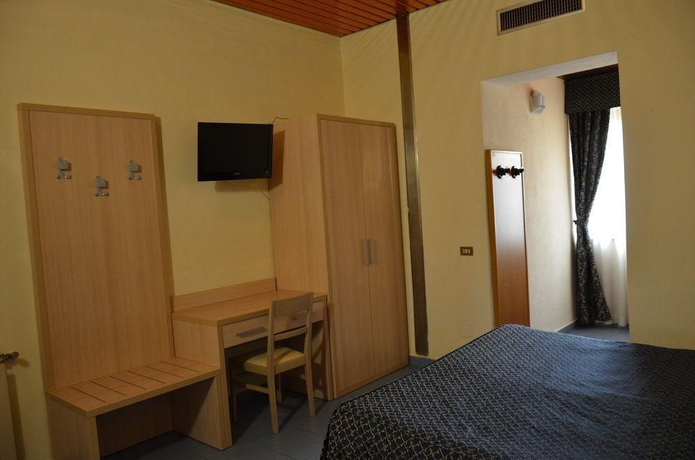 Hotel Nizza มิลาน ภายนอก รูปภาพ