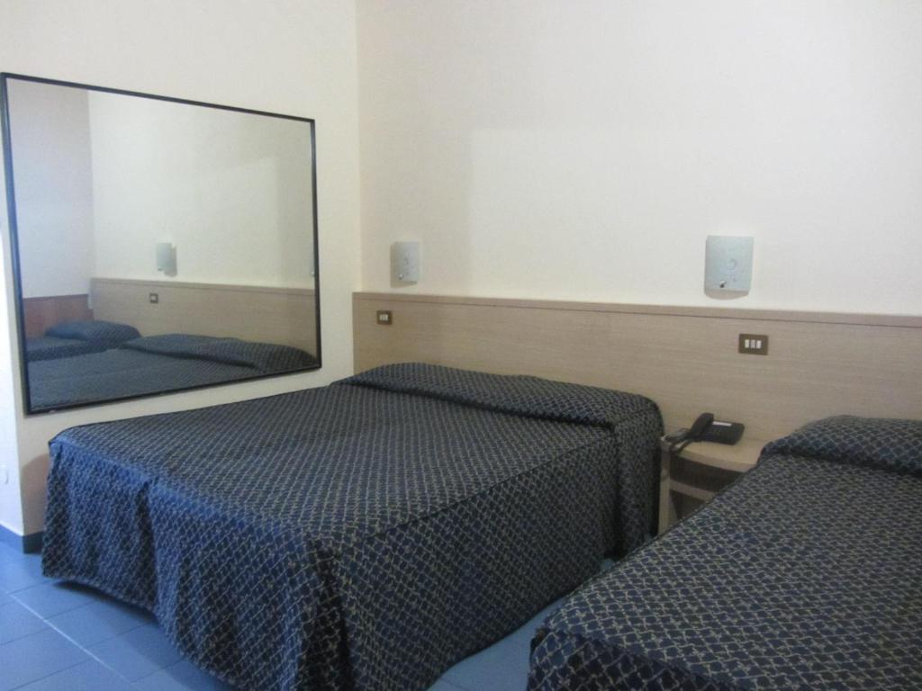 Hotel Nizza มิลาน ภายนอก รูปภาพ