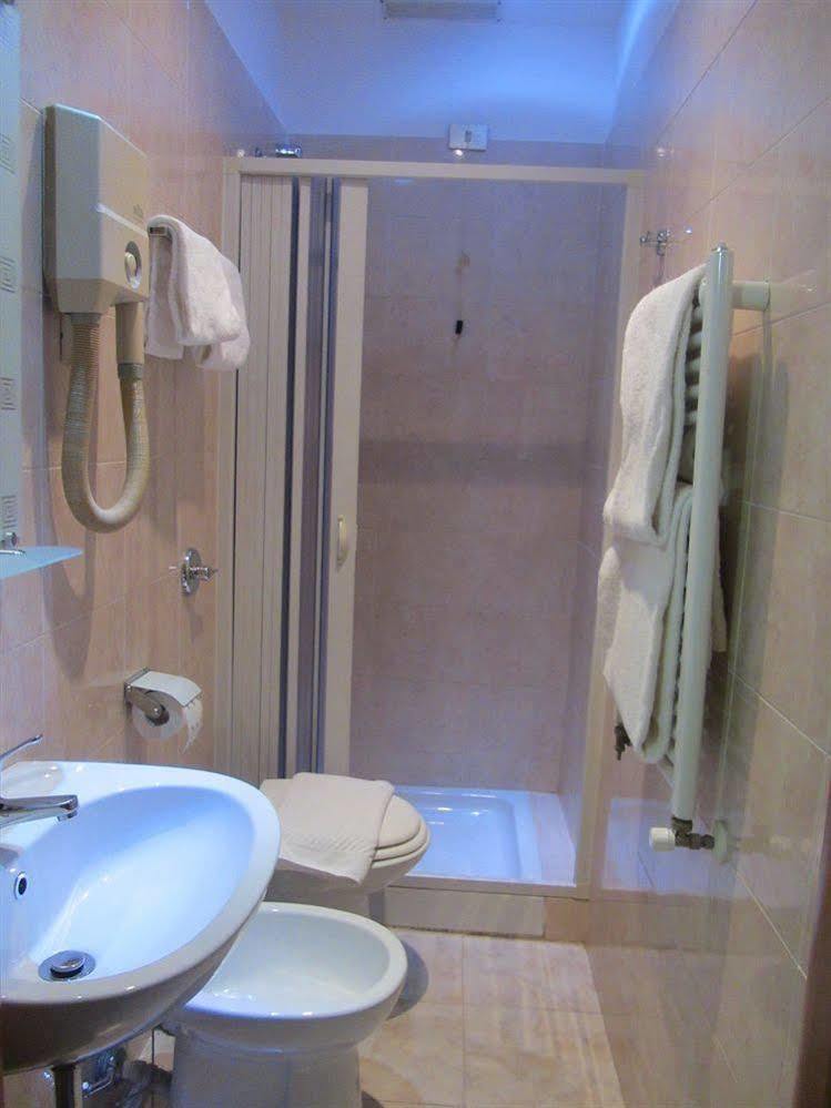 Hotel Nizza มิลาน ภายนอก รูปภาพ